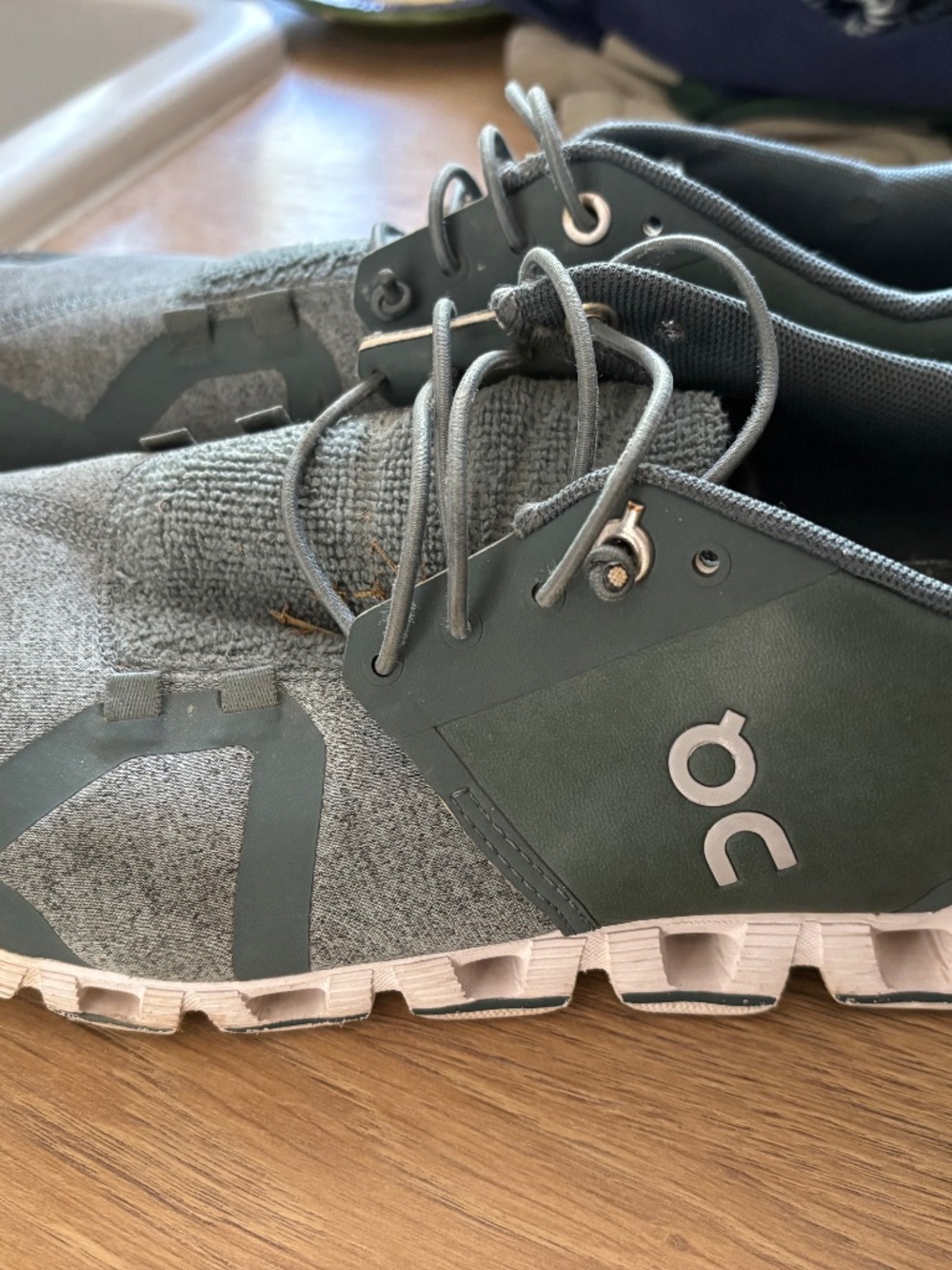 On Cloud Tec green tennis shoes